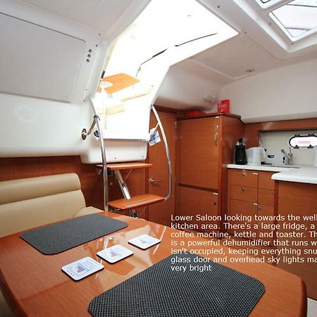 Zen Dog Luxury Motor Yacht Hotel Lymington Exterior foto