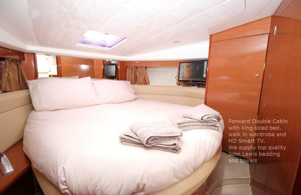 Zen Dog Luxury Motor Yacht Hotel Lymington Exterior foto